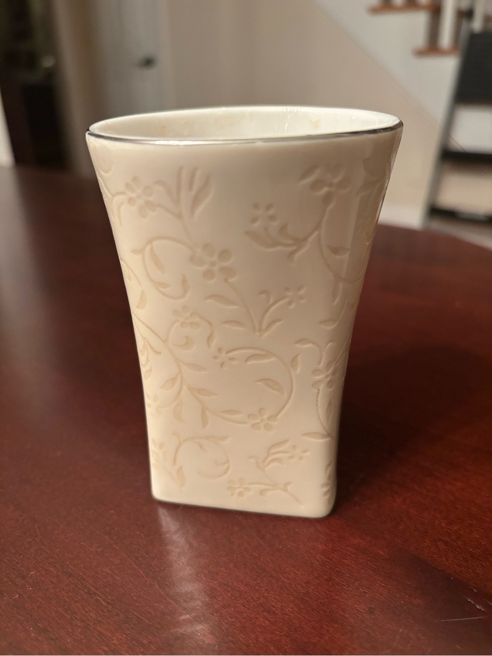 Cream Floral Embossed Ceramic Bathroom Tumbler